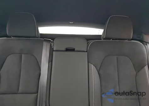 2024 Volvo C40 Recharge Plus z USA, uszkodzony, nr VIN YV4ER3GL2R2104873